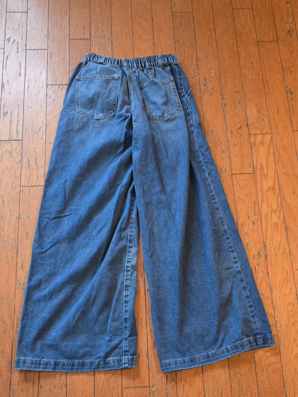 Wide Leg Women's Jeans in Blue - Picture 4 of 5